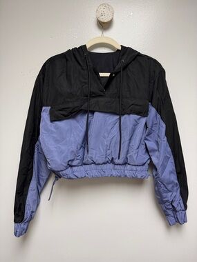 Alo Cropped Windbreaker Hoodie in Black and Lavender